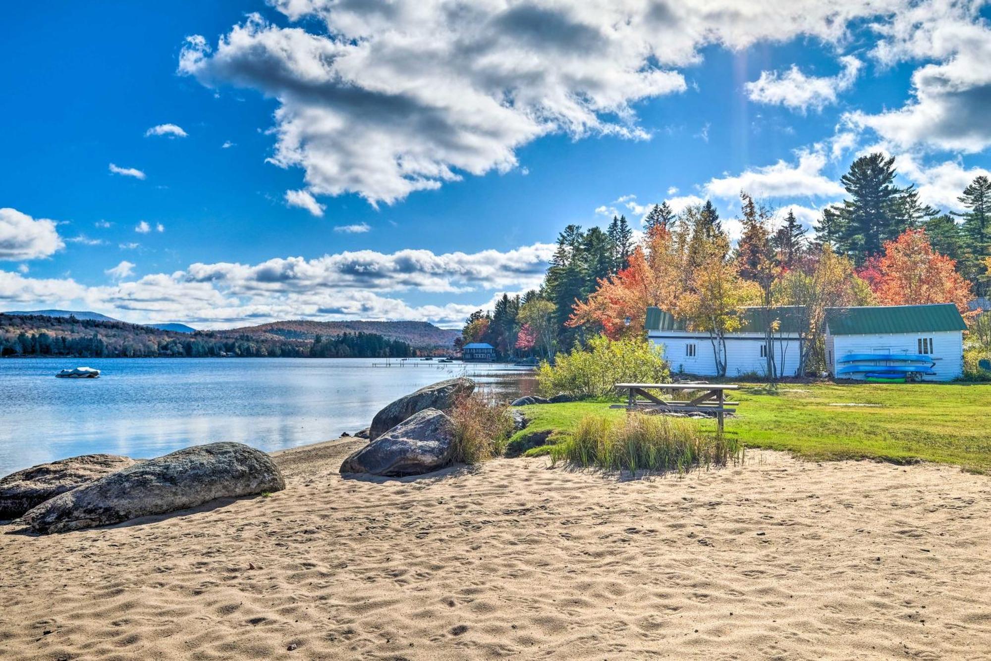 Lake Pleasant Cabin On 3 Acres With Kayaks And Beach! Eksteriør billede