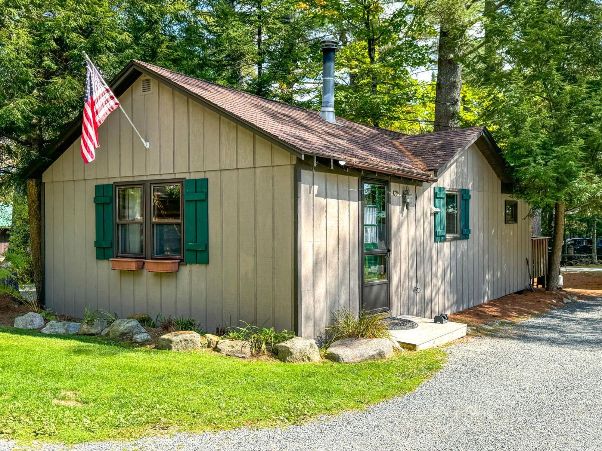 Lake Pleasant Cabin On 3 Acres With Kayaks And Beach! Eksteriør billede