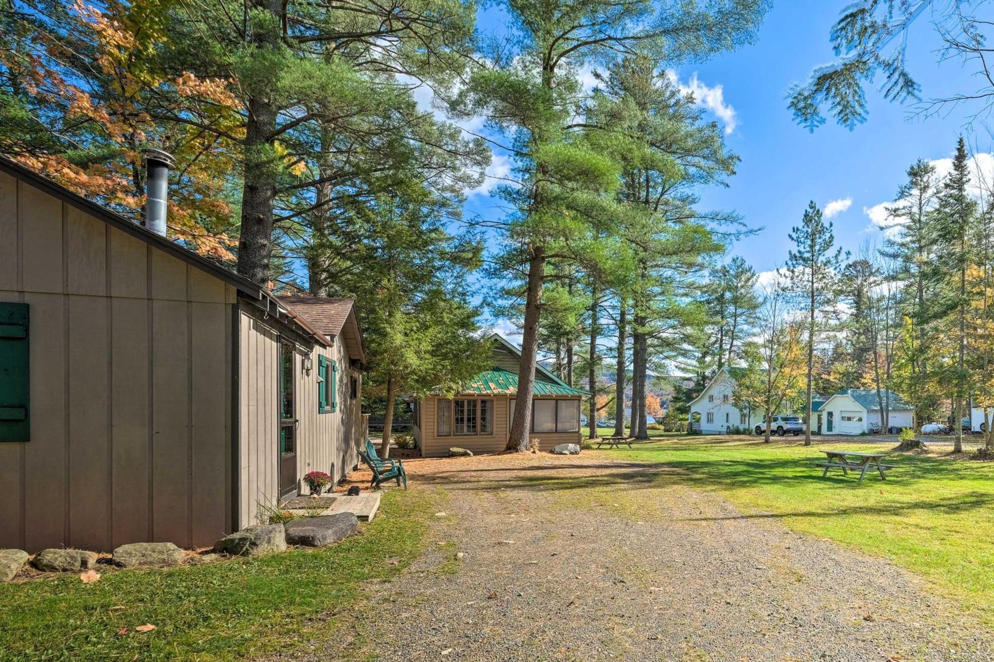 Lake Pleasant Cabin On 3 Acres With Kayaks And Beach! Eksteriør billede