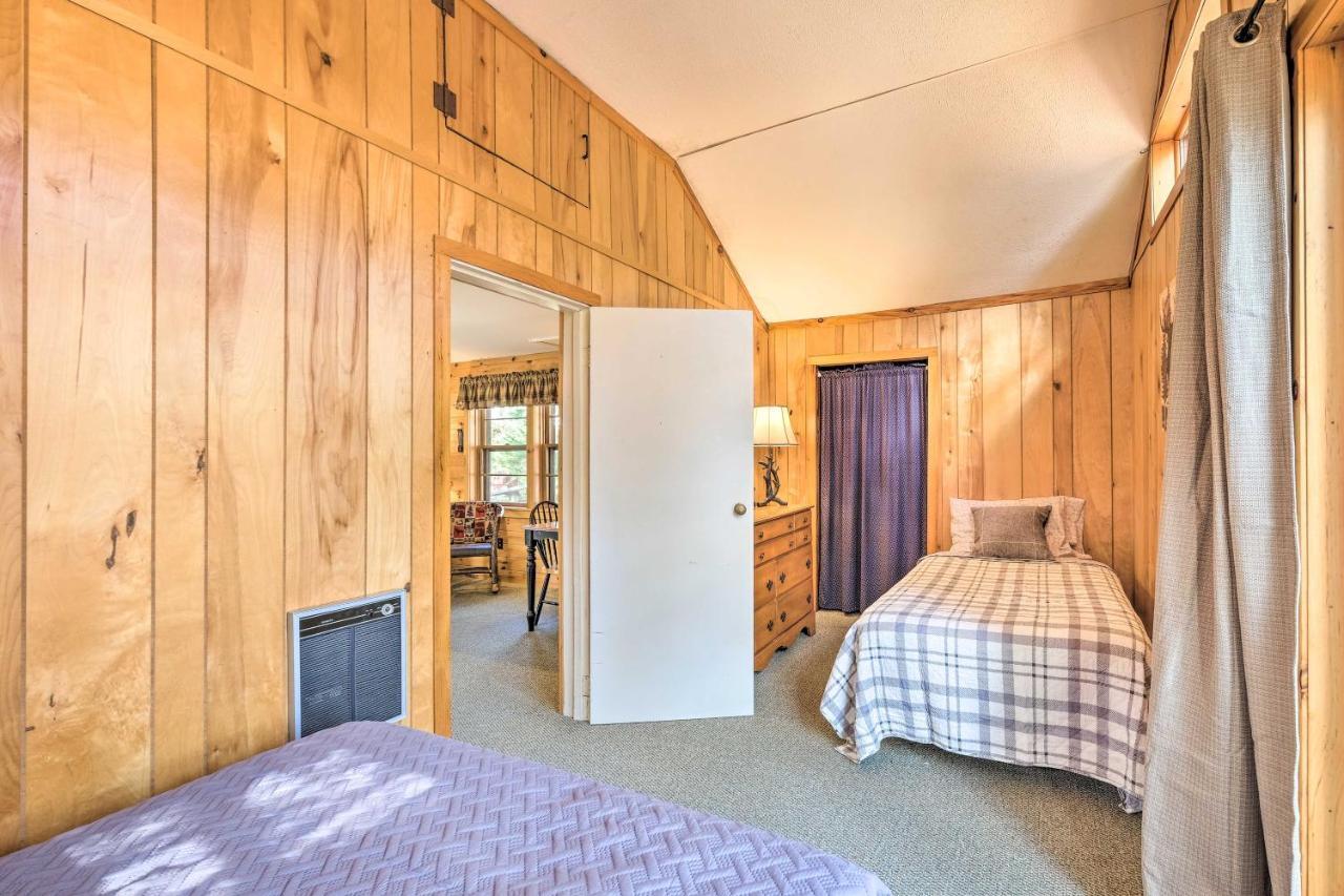 Lake Pleasant Cabin On 3 Acres With Kayaks And Beach! Eksteriør billede