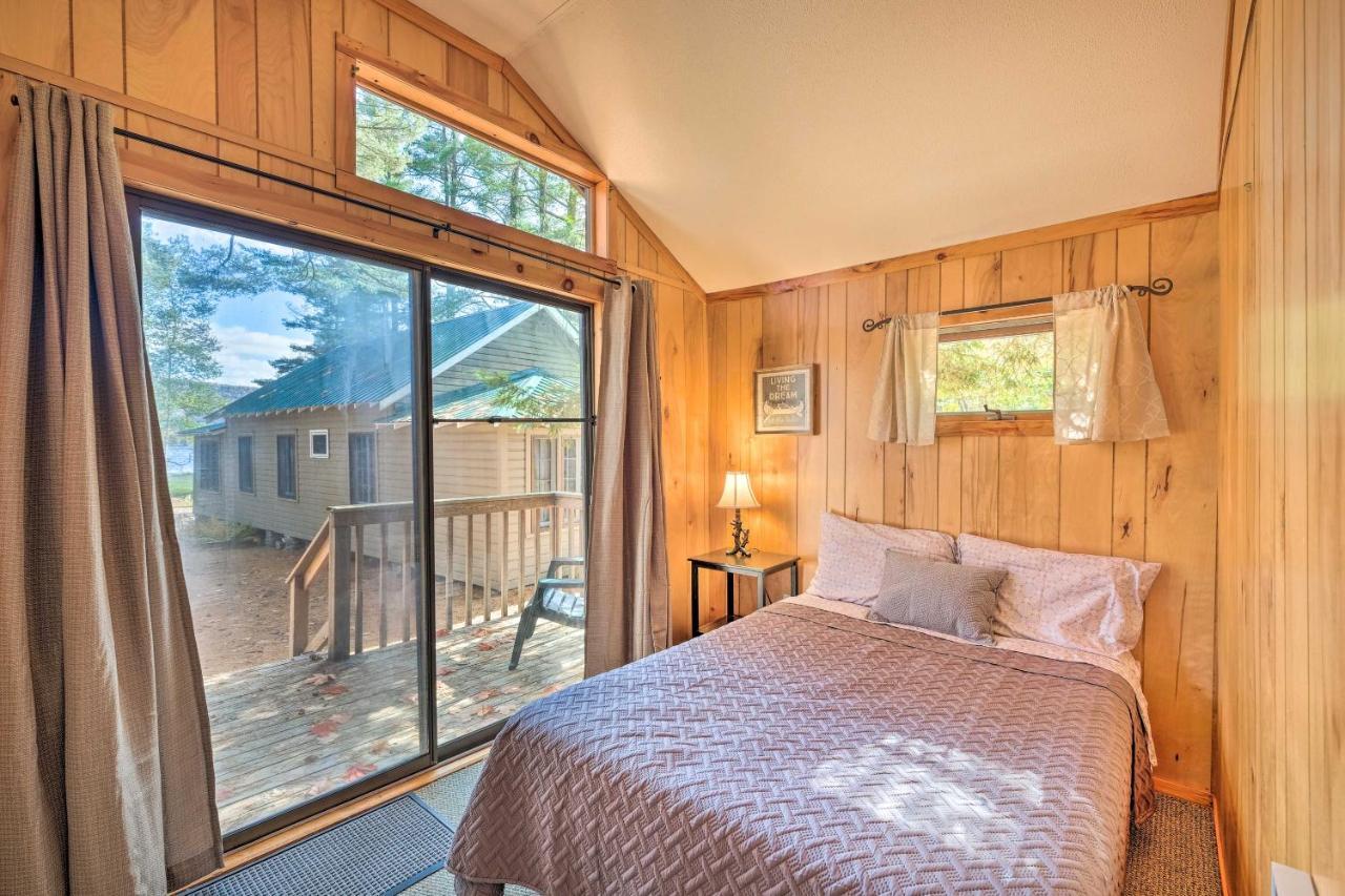 Lake Pleasant Cabin On 3 Acres With Kayaks And Beach! Eksteriør billede